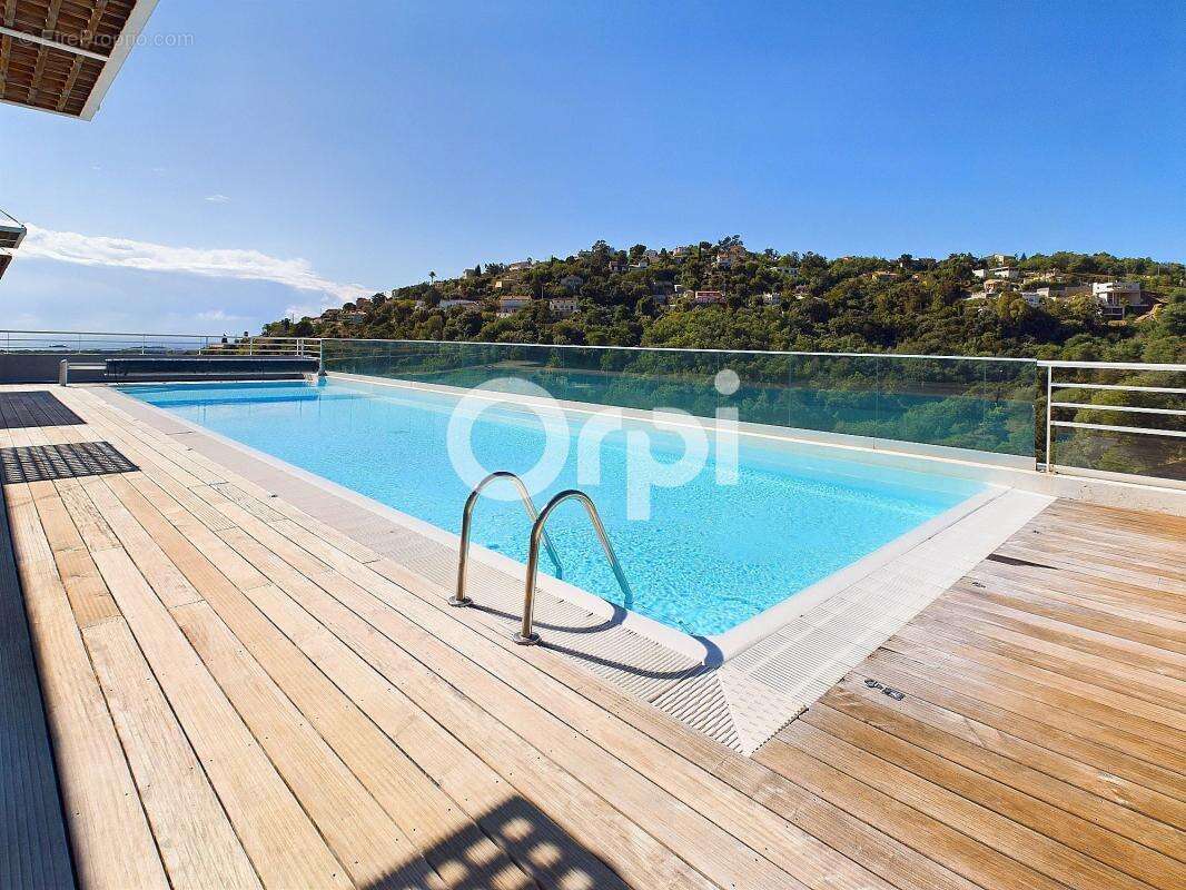 Appartement à MANDELIEU-LA-NAPOULE