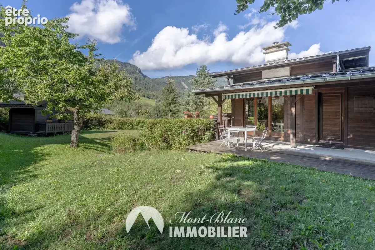 Les houches – chalet avec vue dégagée et fort potentiel - photo 2
