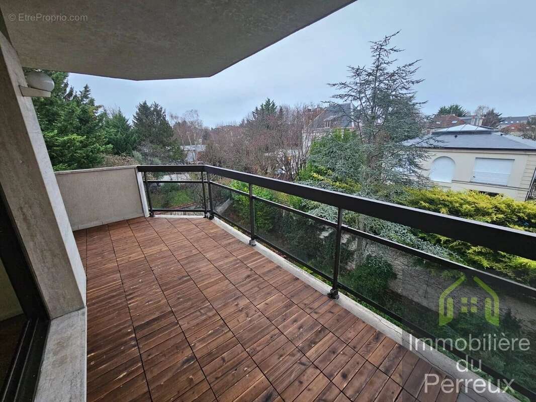 Appartement à LE PERREUX-SUR-MARNE