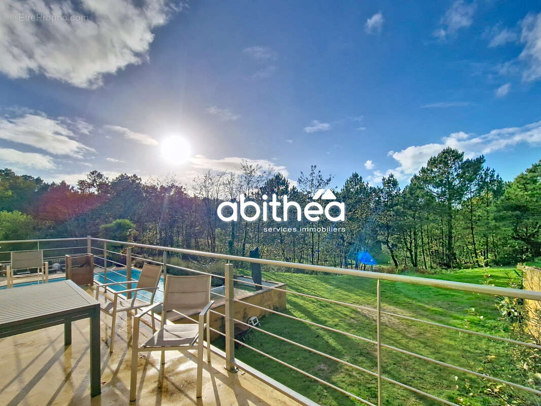 Maison à SAINT-BONNET-SUR-GIRONDE