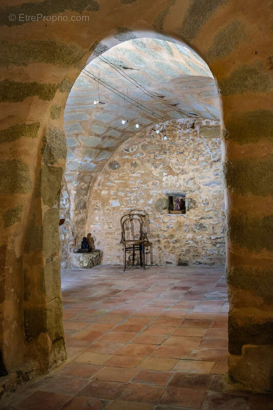 Maison à SAINT-QUENTIN-LA-POTERIE