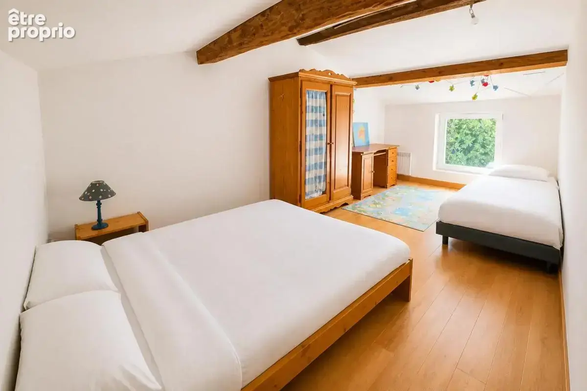 Maison de 6 pièces de 166 m² à Jau-Dignac-et-Loirac - photo 9