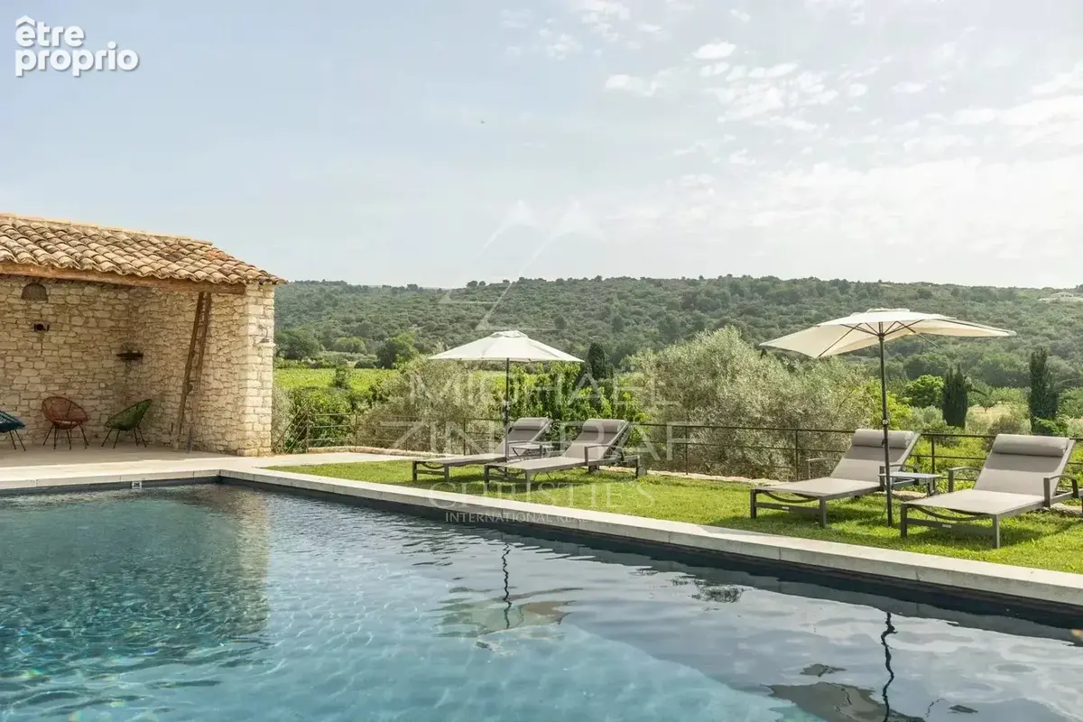 Saint-Saturnin d'Apt – Propriété de charme avec vues panoramiques, chambres d'hôtes et gîtes à 10 mn à pied du village. - photo 5