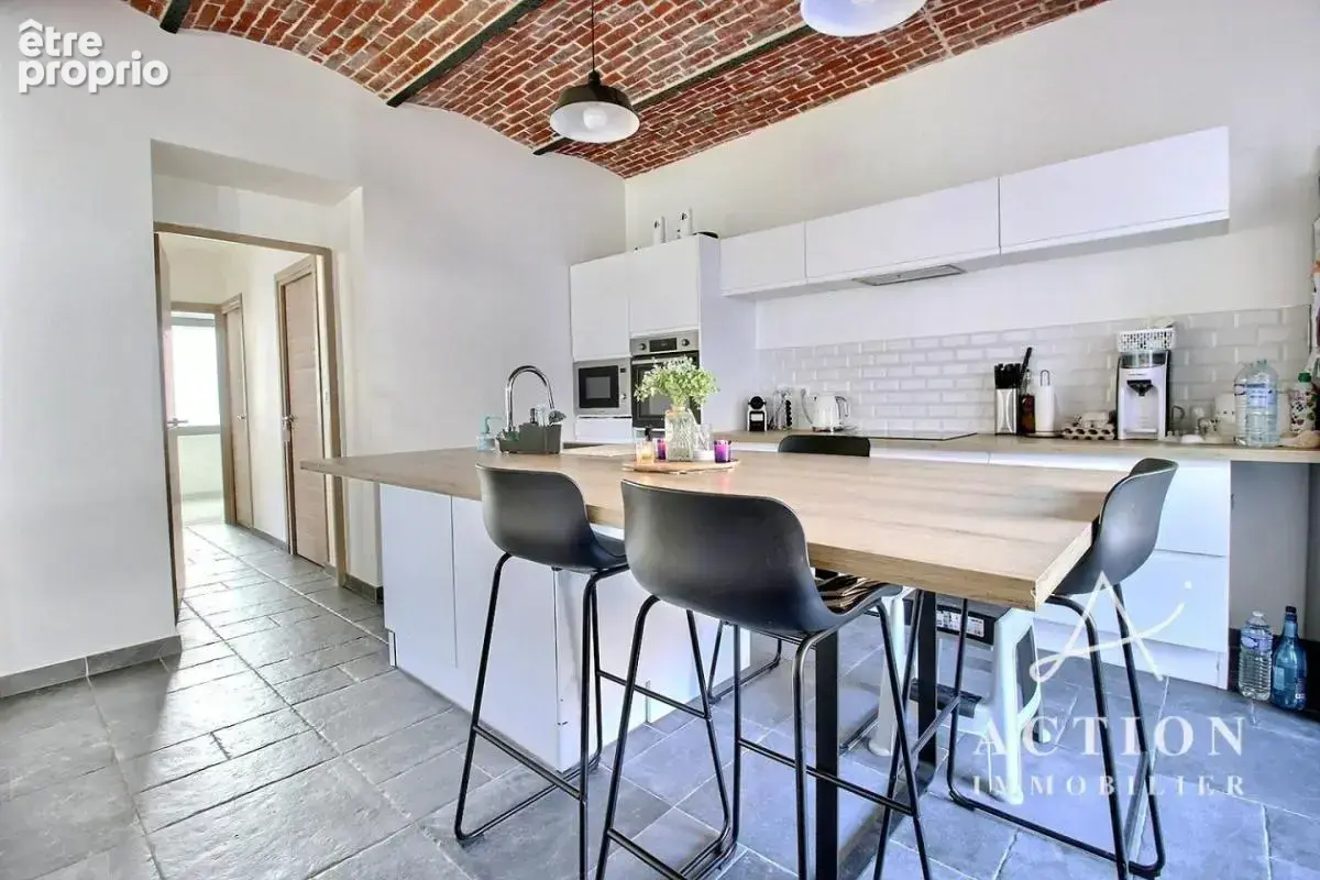coup de coeur ancien corps de ferme de 110 m² habitables - 3 chambres - 2 SDB - Jardin et terrasse -  Grand garage - 5 stationne - photo 3