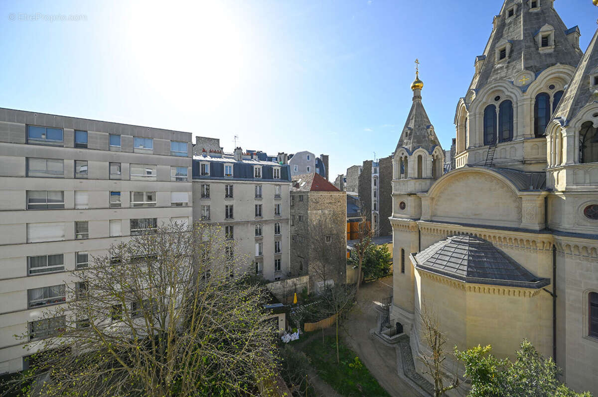 Appartement à PARIS-8E