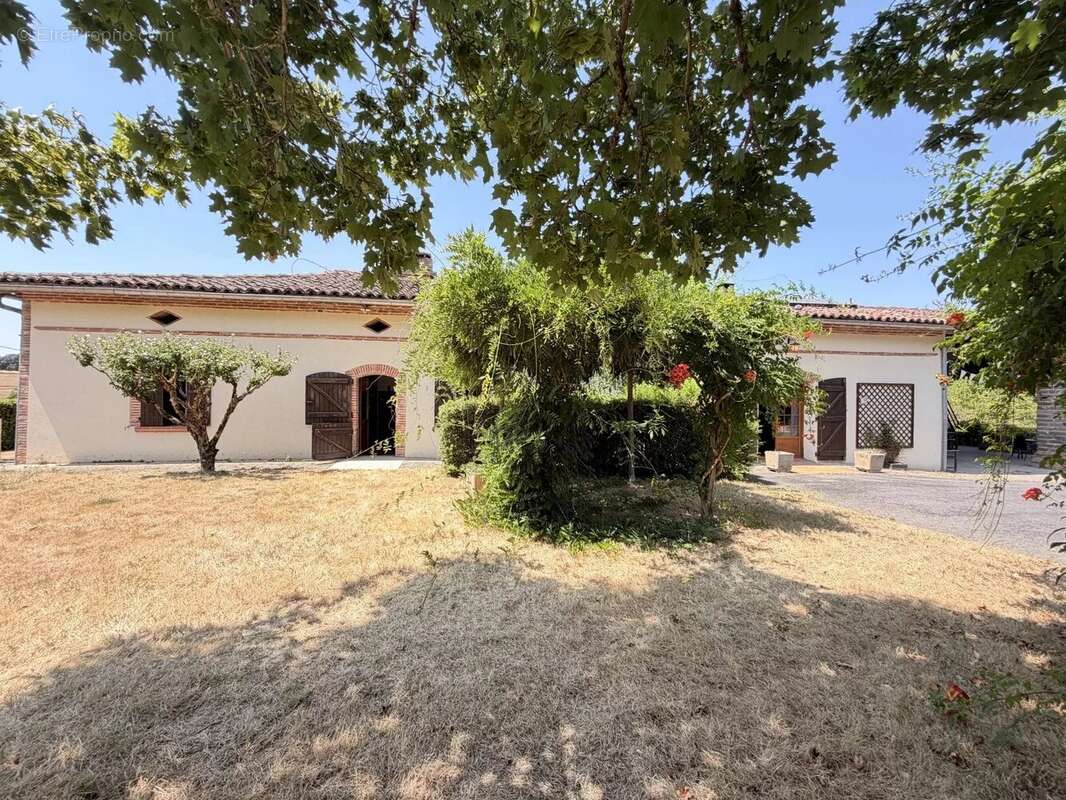 Ferme t4 de 162 m² avec piscine sur parc - photo 4
