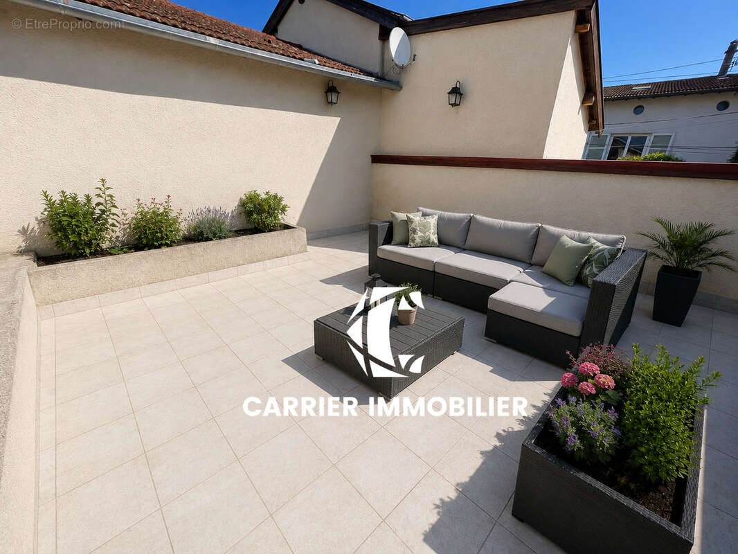 Maison à MIRIBEL
