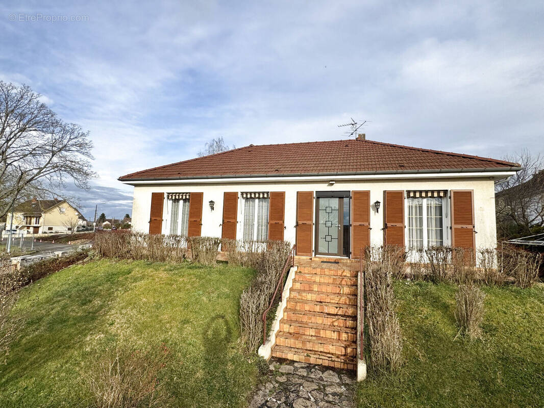 Photo 1 - Maison à GUEUGNON
