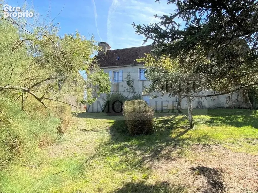 Ancien corps de ferme avec nombreux bâtiments sur 2 ha de terrain, avec belles vues sur la campagne environnan - photo 25