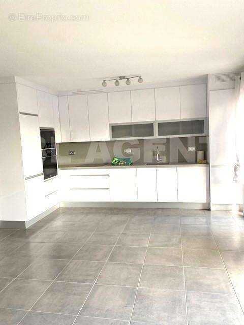 Appartement à SAINTE-GENEVIEVE-DES-BOIS