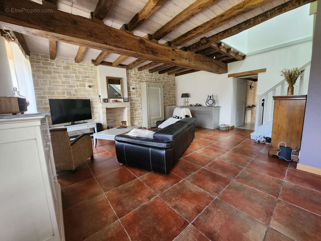 Maison en pierre coup de cœur avec 6 chambres et double garage - photo 8
