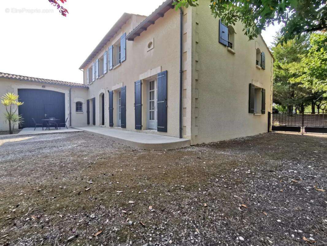 Maison de 9 pièces de 183 m² à Linars - photo 15