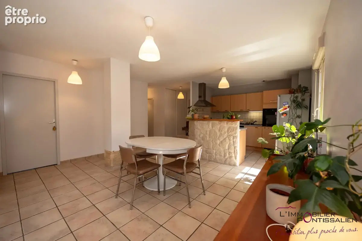 Appartement centre village MOUTHE - photo 7