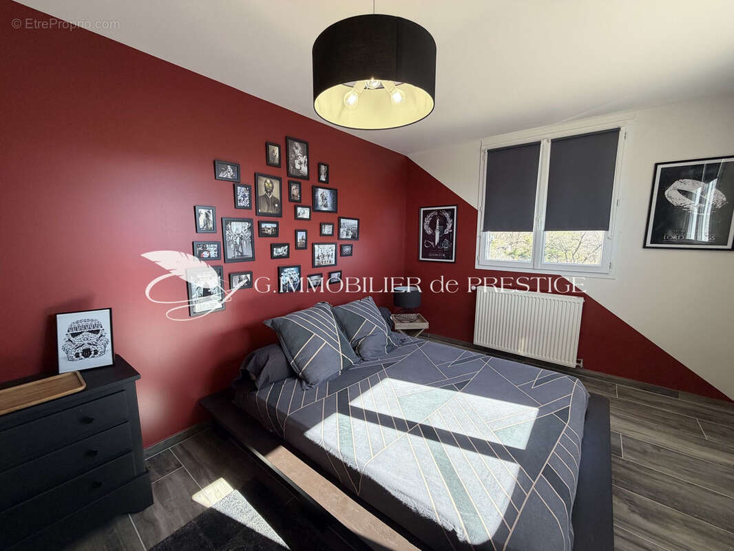 Maison à BEZAUDUN-SUR-BINE