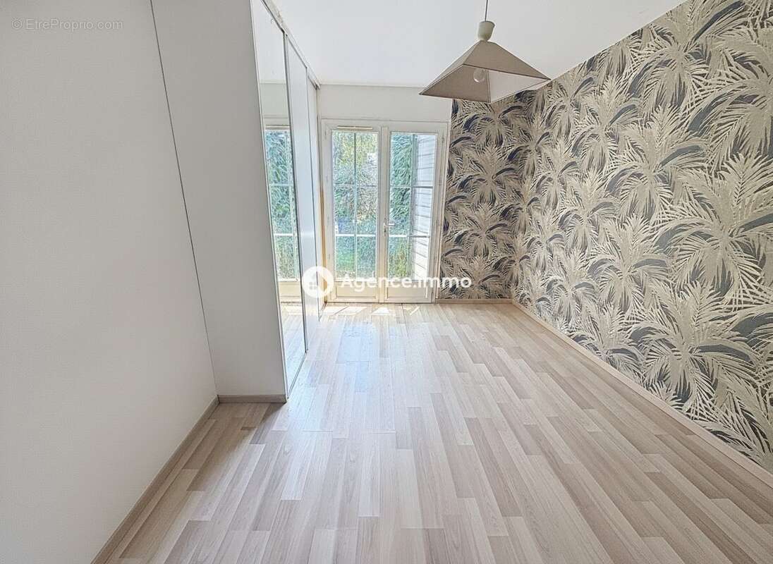 Maison 101 m² à Tours  - photo 7