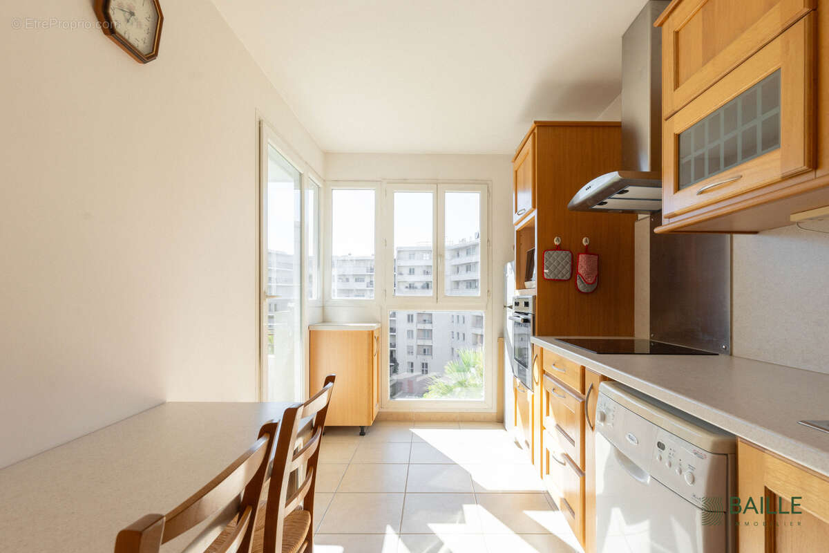 Appartement à MARSEILLE-8E