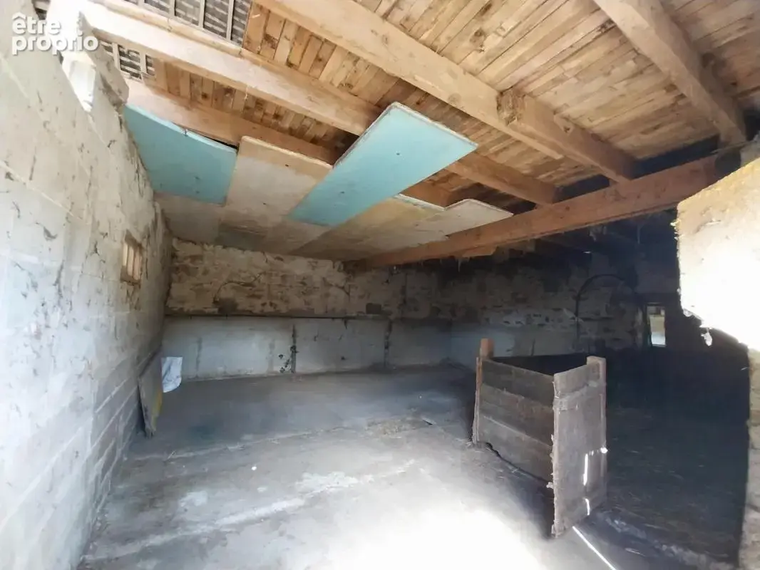 Maison de campagne – Panneaux photovoltaïques, nombreuses dépendances & Terrain - photo 9