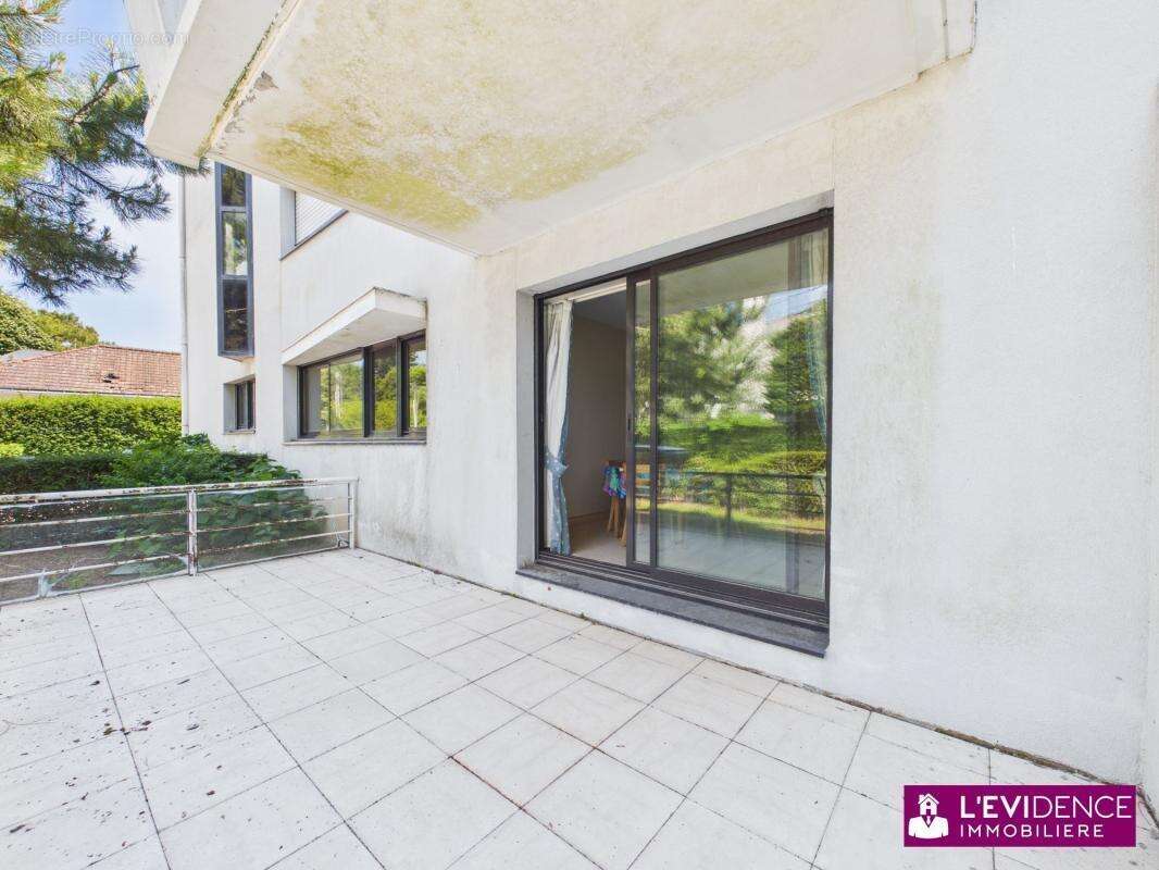 Commerce 48 m² à La Baule-Escoublac  - photo 3