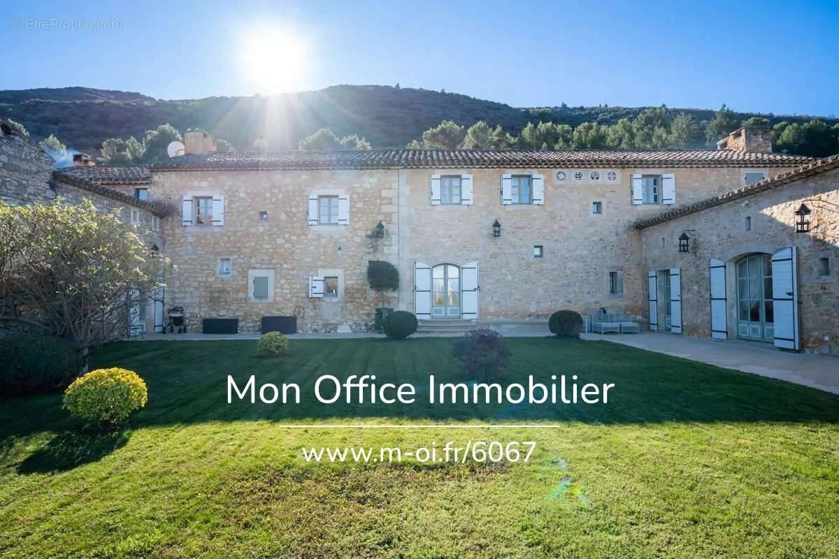 Maison à BONNIEUX