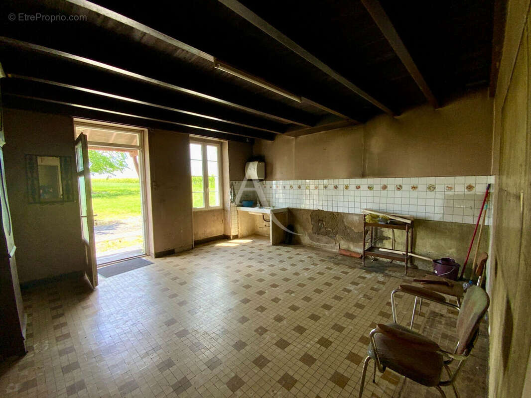 Maison à FONTAINES-D&#039;OZILLAC