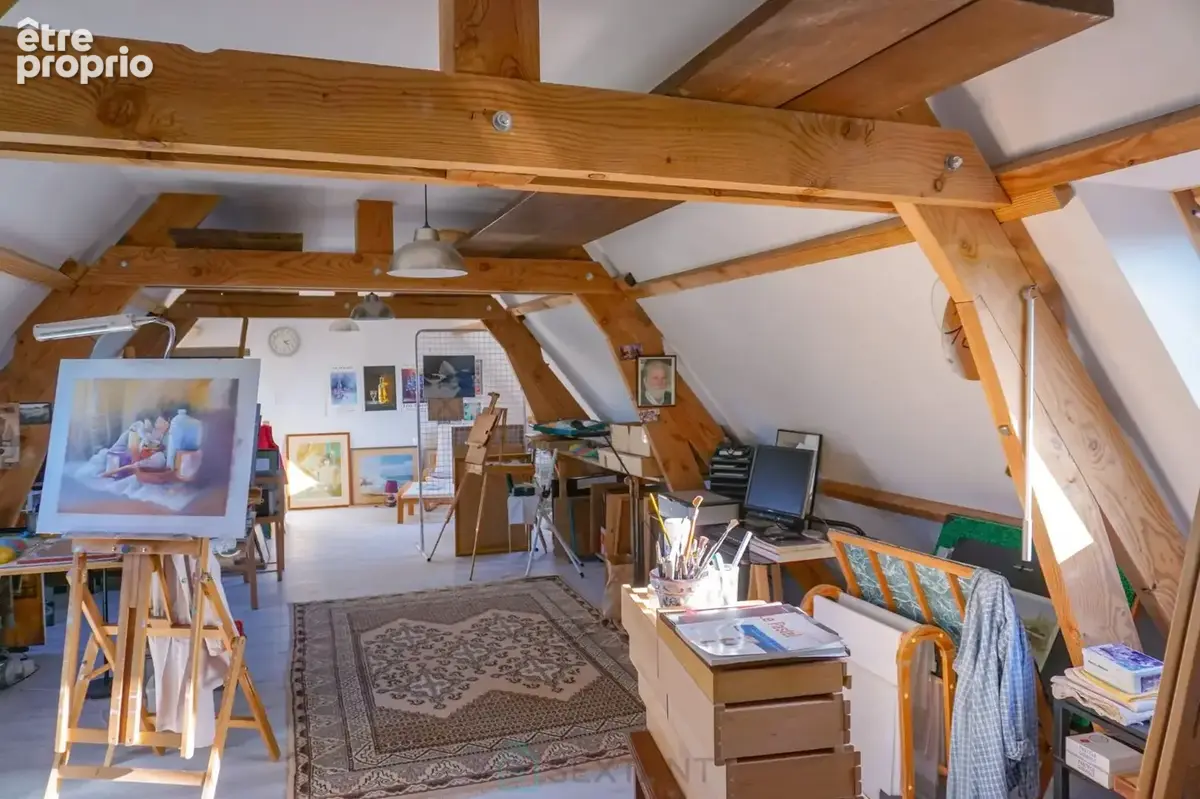 Spacieuse maison en pierre située dans un village historique. - photo 18