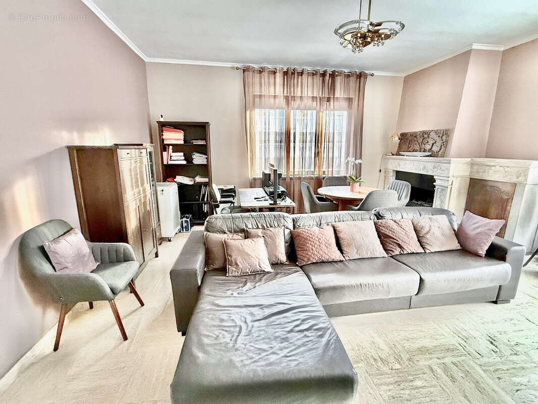 Cannes limite banane t4/t5 de 146m2 3 terrasse 257m2 4375€/ m2 - photo 15