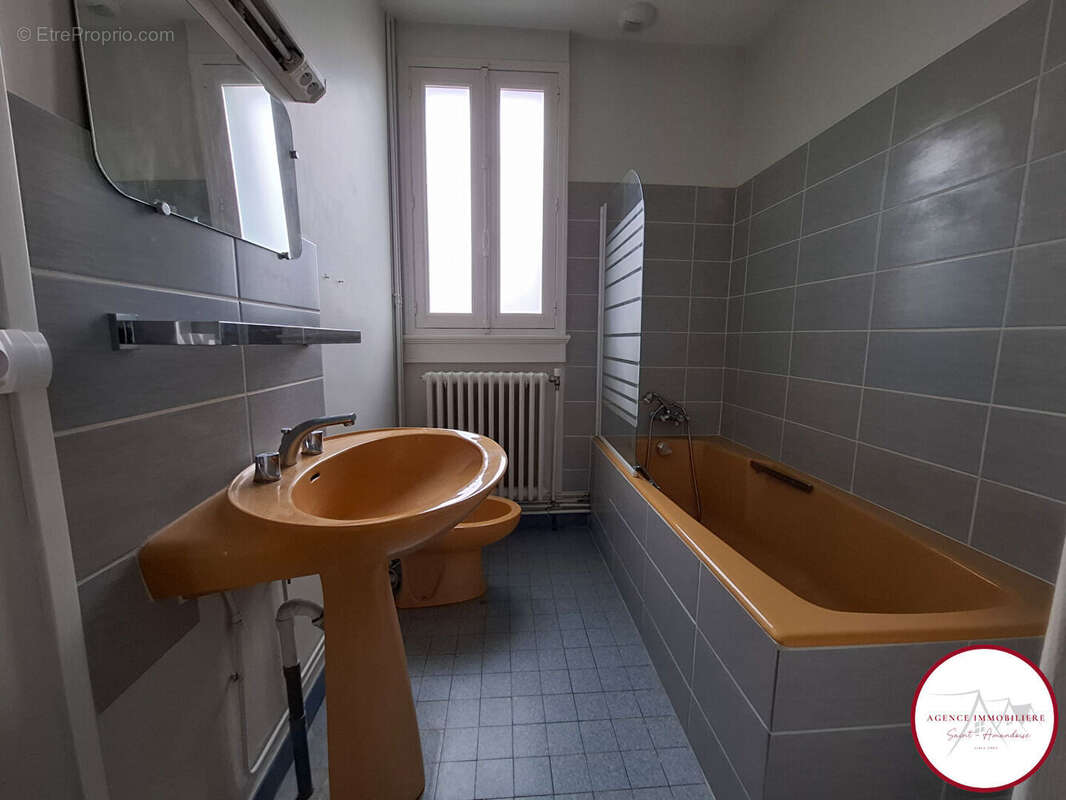 Maison à SAINT-AMAND-MONTROND