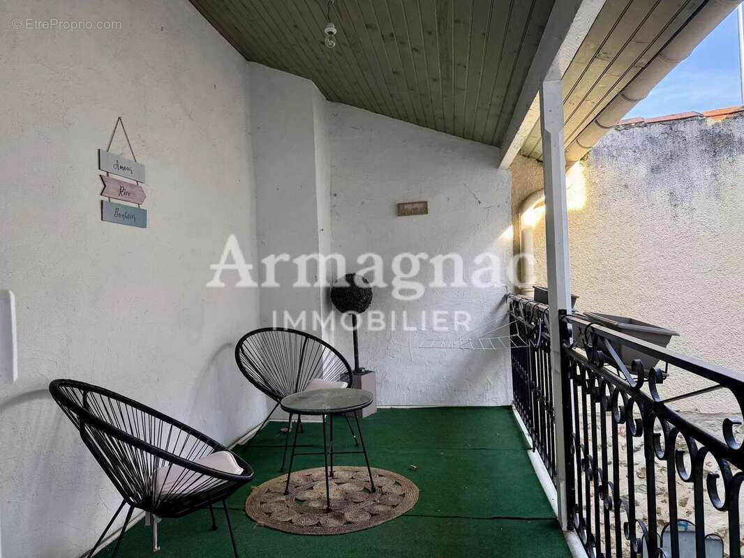 Maison à VIC-FEZENSAC