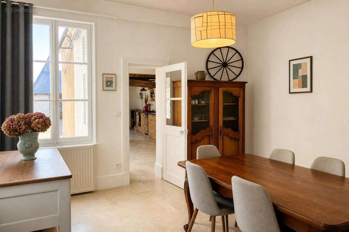 Maison 190 m² rénovée avec goût – DPE C – Jardin & dépendances - photo 9