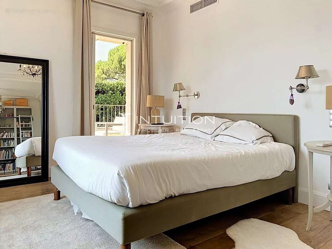 Mougins - Les Colles : Authentique villa de charme avec piscine - photo 18