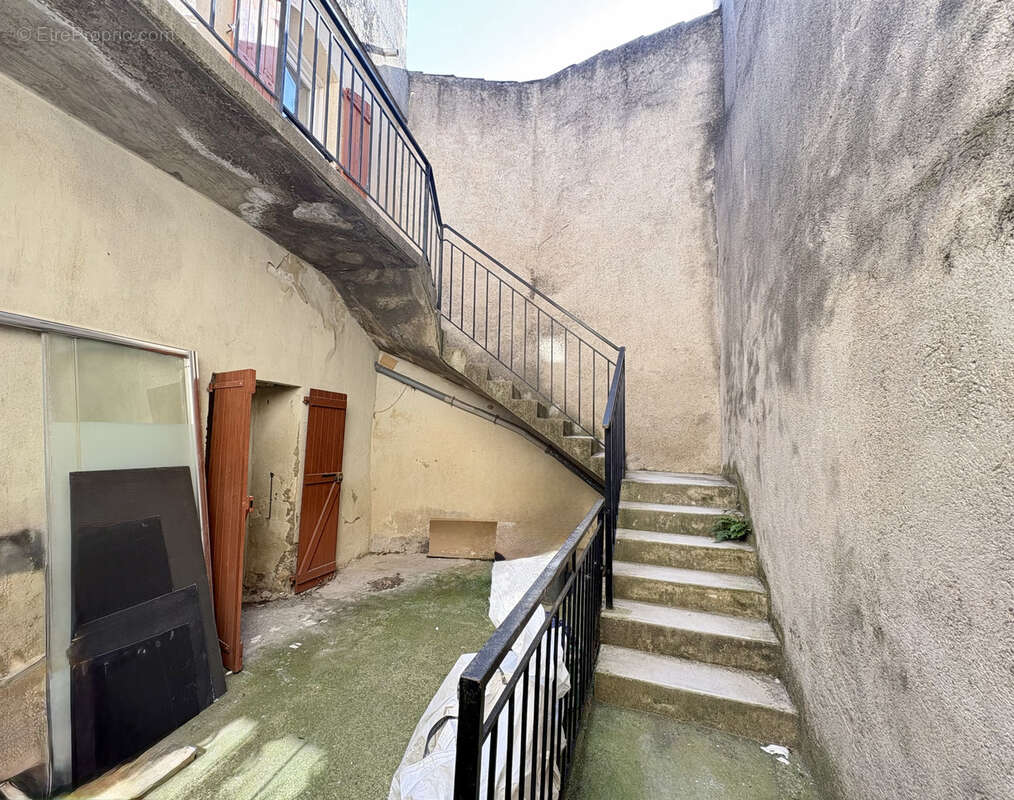 Maison à VERGEZE