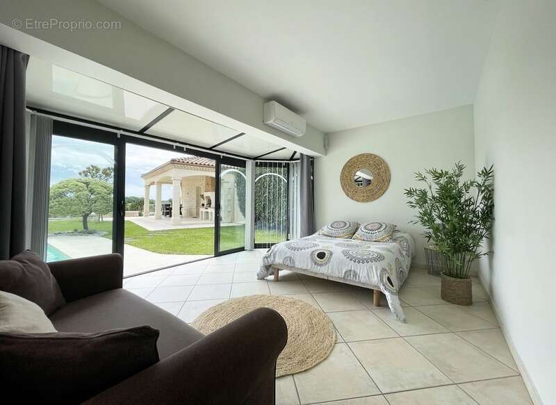 Villa d'architecte et gîte indépendant dans un parc paysager de plus de 4 000 m² SUD de COGNAC proche de BARBEZIEUX SAINT HILAIR - photo 17
