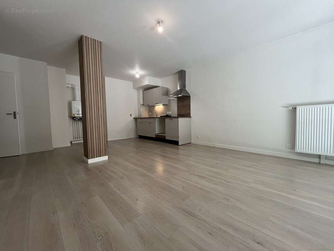 Appartement à LE MESNIL-ESNARD
