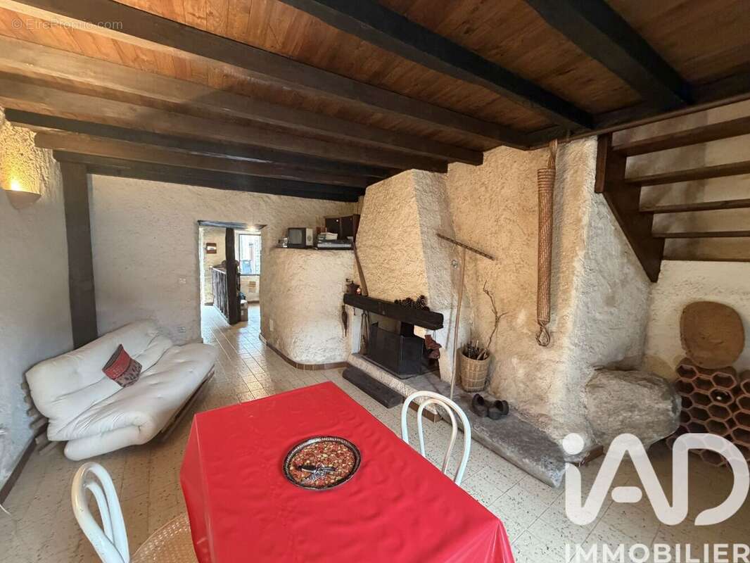 Maison 91 m² à Capoulet-Et-Junac  - photo 2