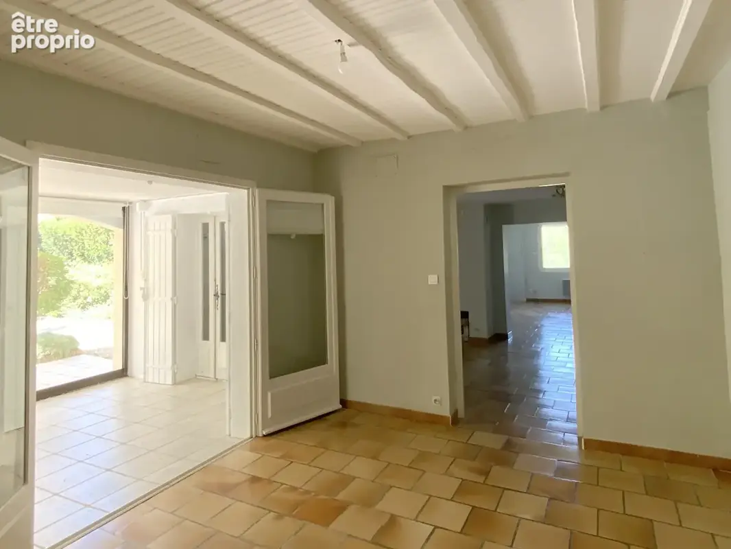 Charmante maison avec terrain arboré et piscine  à Uzès. - photo 18