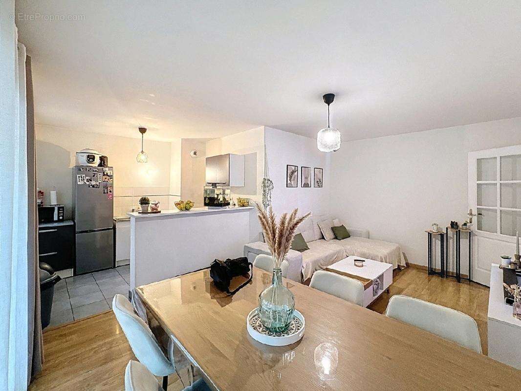 Appartement 64 m² à Reims  - photo 4
