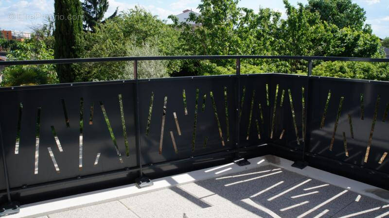 Appartement à DECINES-CHARPIEU