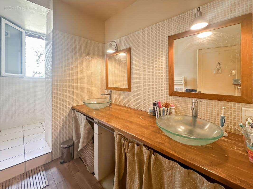 VALENCE - Maison 130m² sur 644m² de jardin avec piscine - photo 9