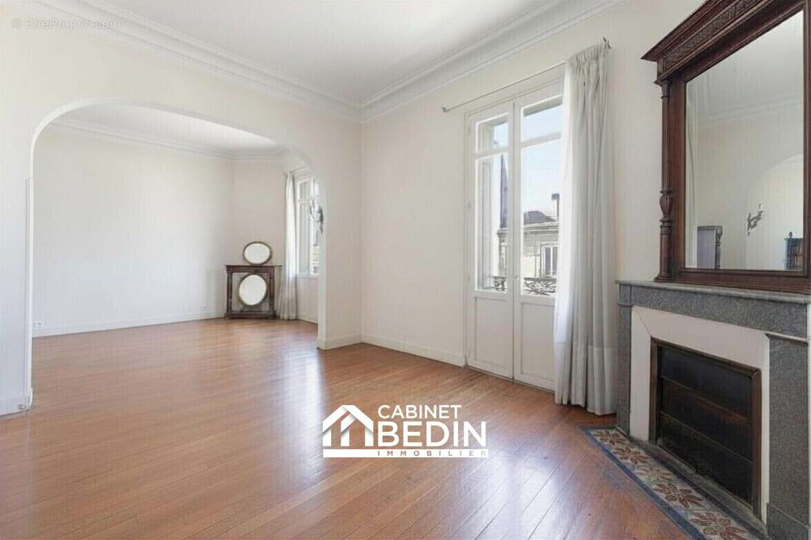 Maison 270 m² à Talence  - photo 2