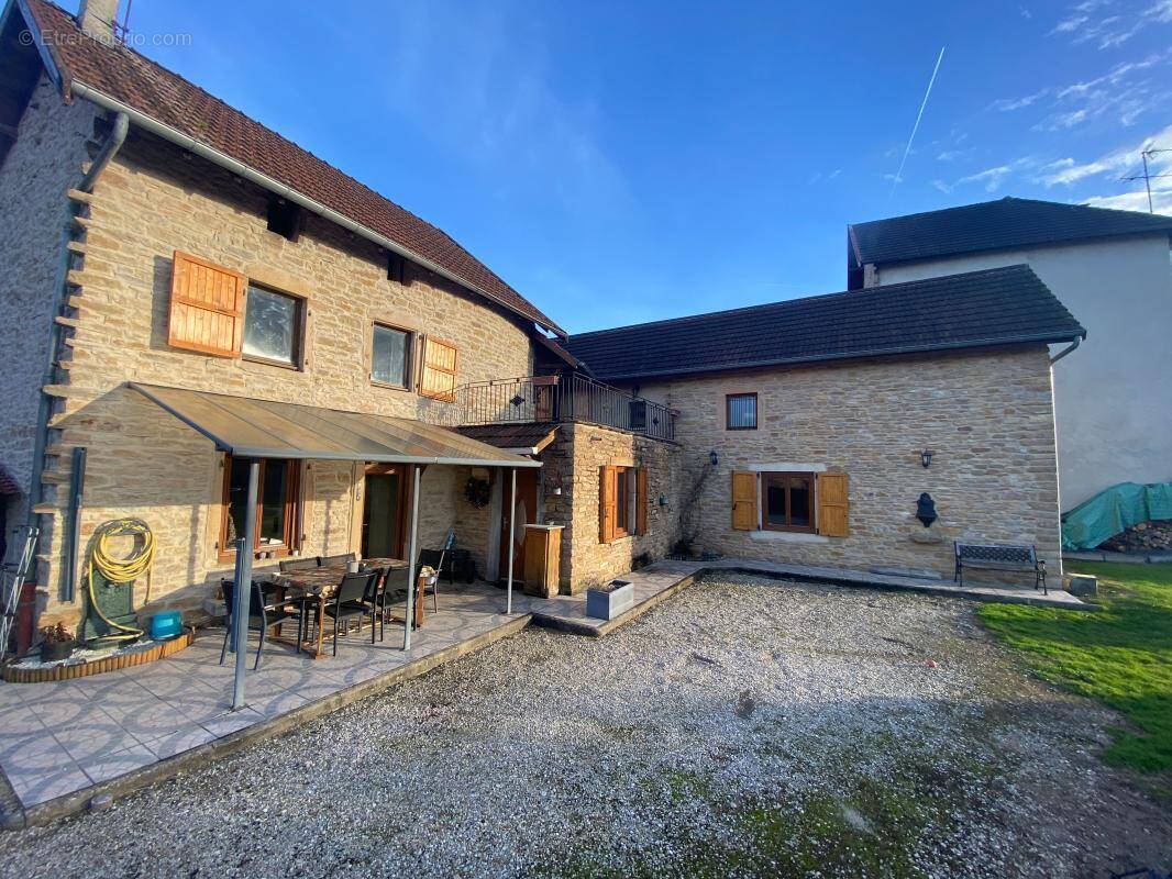Maison à CREMIEU