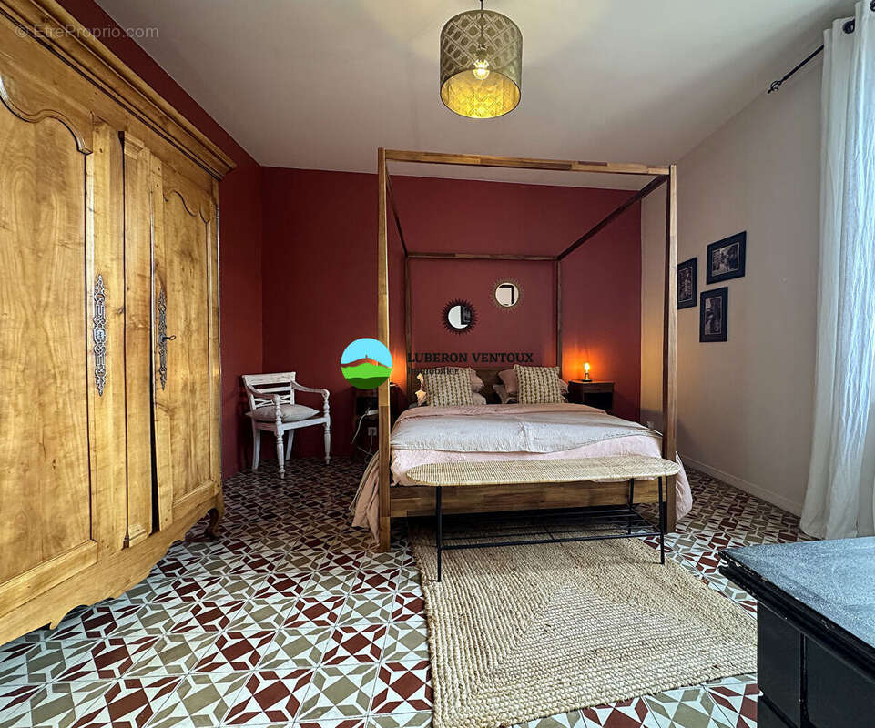 Maison à PERNES-LES-FONTAINES