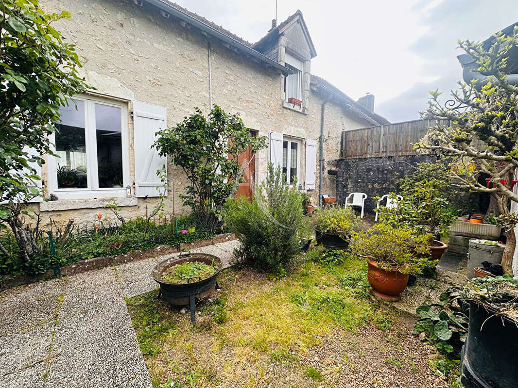 Maison à SAINT-DENIS-SUR-LOIRE