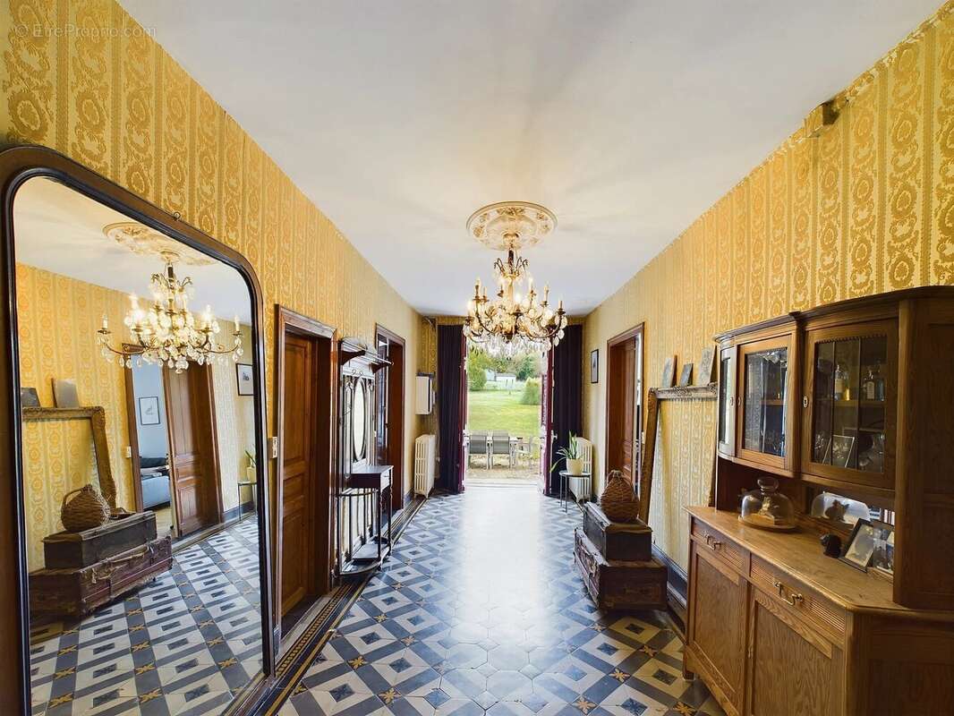 Un domaine exceptionnel avec Maison de Maître, 5 maisons d’amis, salles de réception, piscine, sauna et spa, à côté de Saint Emi - photo 3