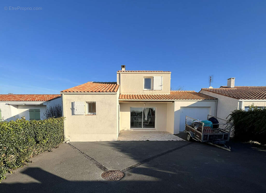 Maison à LA BREE-LES-BAINS