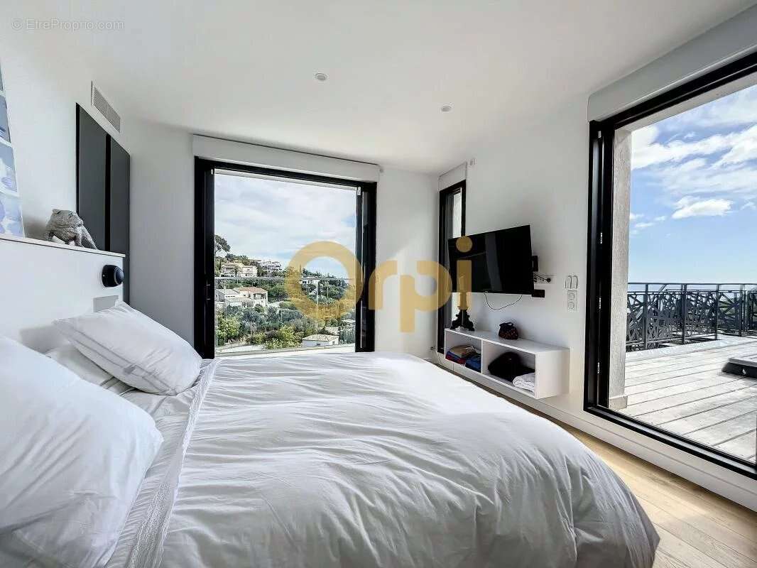 Maison à LES ISSAMBRES