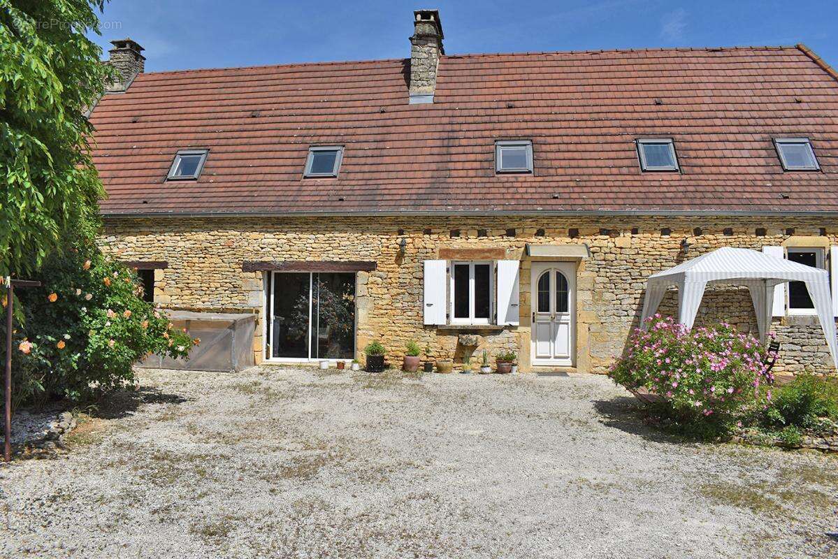 Maison Archignac 11 pièce(s) 440 m2 - photo 5