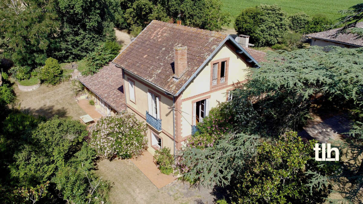 Maison 360 m² à Grenade  - photo 3