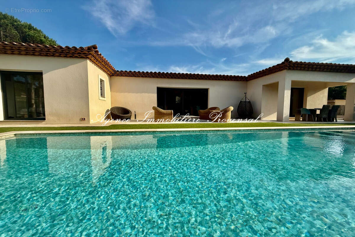 Maison à PLAN-DE-LA-TOUR