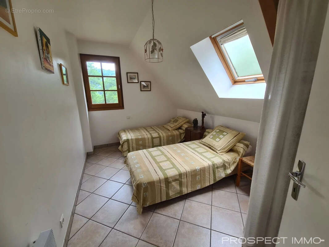 Maison à SAINT-GENIEZ-D&#039;OLT