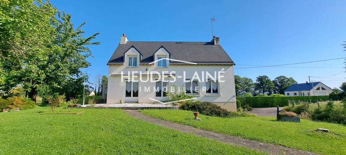 Maison à SAINT-HILAIRE-DU-HARCOUET